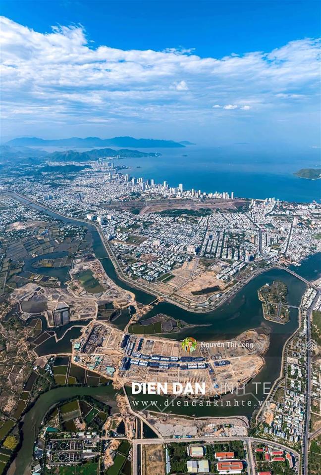 Shophouse 5 tầng 3 mặt tiền charmora city d15