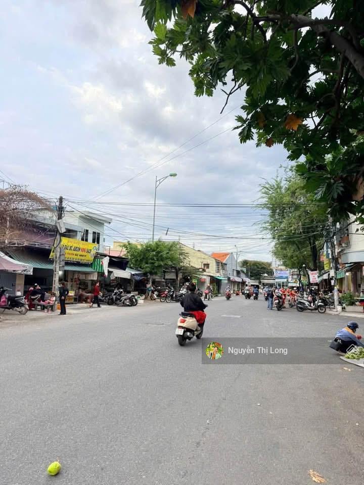 Bán nhà 3 tầng đường lý nam đế giá chỉ 90tr/m