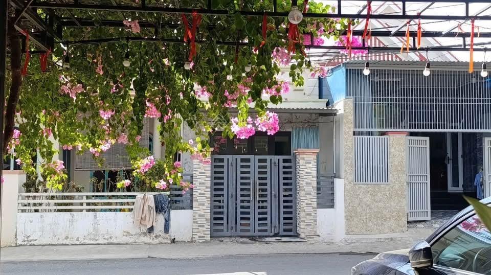 Bán nhà mặt tiền lỗ đế xã diên an giá bán chỉ 2 tỷ 500