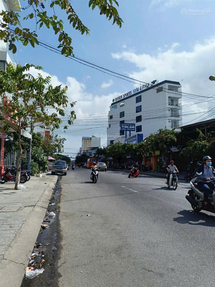 Bán đất tại ngã tư điện biên phủ và 2/4, khánh hòa, 4,5 tỷ, 95m2, mặt tiền 4.7m, đường ô tô thông