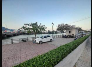 Nhà 4 tầng mặt tiền bờ kè  cù huân view sông nha trang đường cù huân giá 18 tỷ