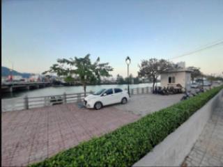 Nhà 4 tầng mặt tiền bờ kè  cù huân view sông nha trang đường cù huân giá 18 tỷ