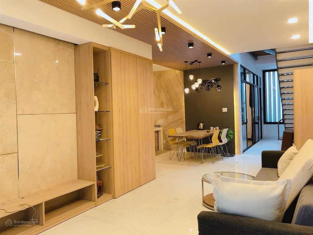 Chuyển nhượng khách sạn mặt 3 sao mặt tiền đường biệt thự  trung tâm phố tây 142,3m2 hơn 80 tỷ