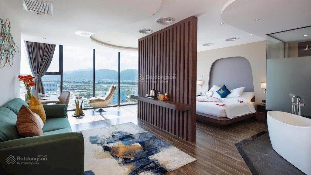 Chuyển nhượng khách sạn mặt 3 sao mặt tiền đường biệt thự  trung tâm phố tây 142,3m2 hơn 80 tỷ