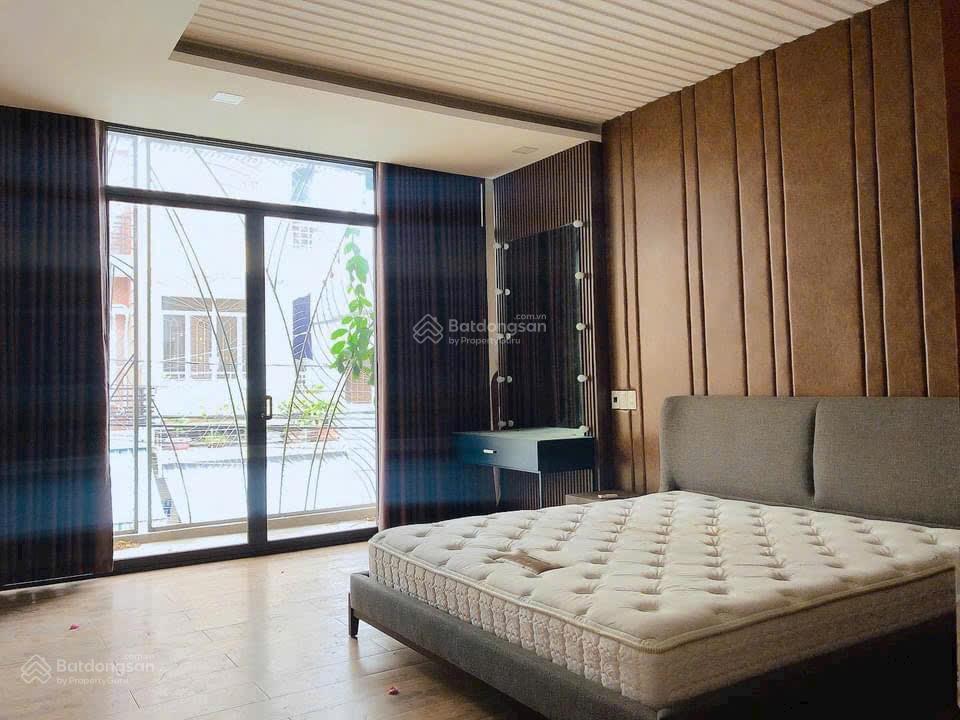Bán nhà thiết kế đẹp lý thường kiệt, trung tâm chợ đầm. cách biển 5p đi bộ 111m2 giá 21 tỷ
