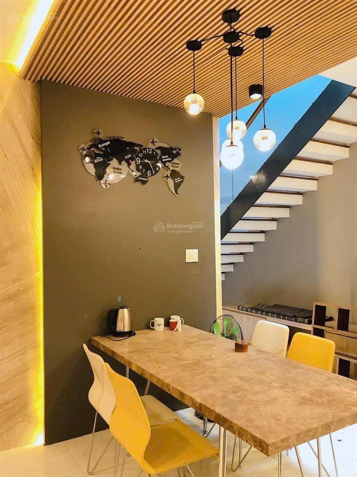 Bán nhà thiết kế đẹp lý thường kiệt, trung tâm chợ đầm. cách biển 5p đi bộ 111m2 giá 21 tỷ