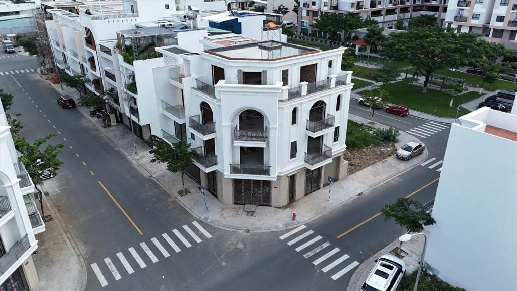 Bán nhà góc 2 mặt tiền đường a3 và b8 kđt vcn phước long 2, nhà đã hoàn công chuẩn bị ra sổ