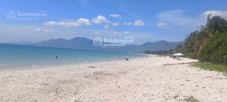 Bán lô góc mặt biển dốc lết, đường 16m và 6m, hướng đông và bắc, 3190m2, có 1500m2 thổ cư