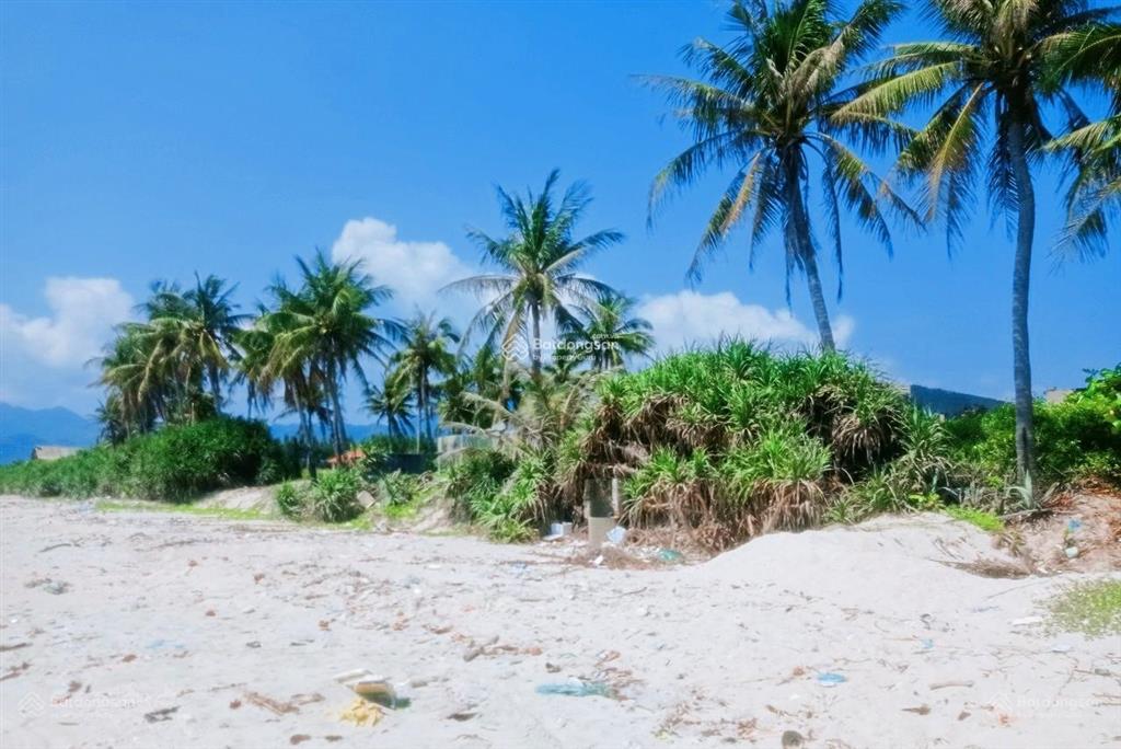Bán lô góc mặt biển dốc lết, đường 16m và 6m, hướng đông và bắc, 3190m2, có 1500m2 thổ cư