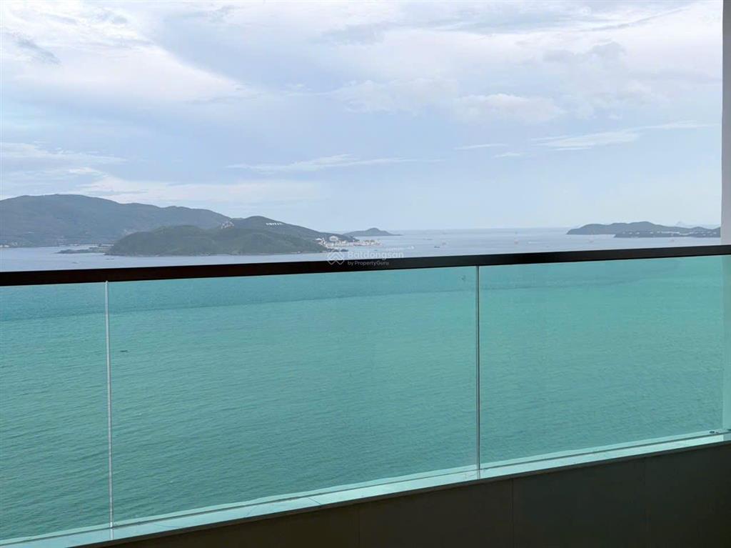 Bán căn hộ nội thất cao cấp, view biển mường thanh khánh hoà ( 04 trần phú )