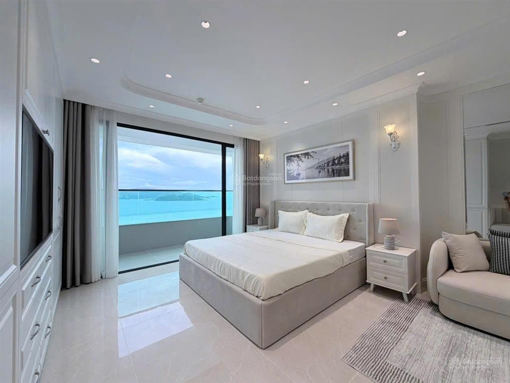 Bán căn hộ nội thất cao cấp, view biển mường thanh khánh hoà ( 04 trần phú )