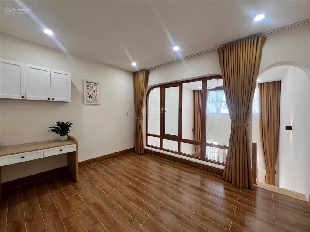 Bán nhà đường ngọc sơn, 2 tầng mới xây, full tất cả nội thất, sẵn dòng tiền cho thuê 2025tr/tháng