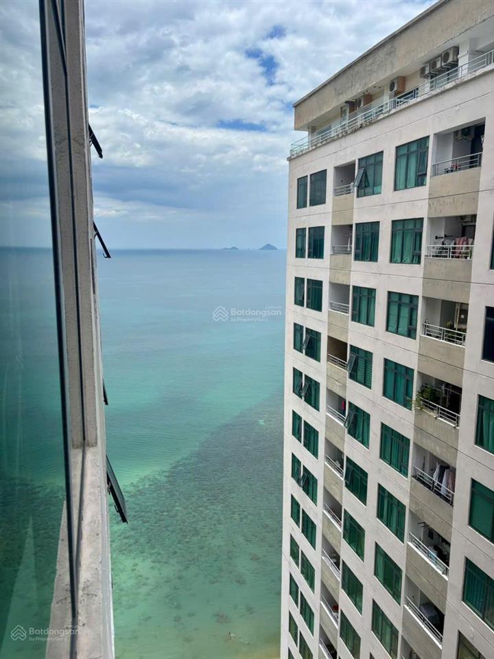 Bán căn hộ mường thanh tầng cao view xéo biển toà oc1a