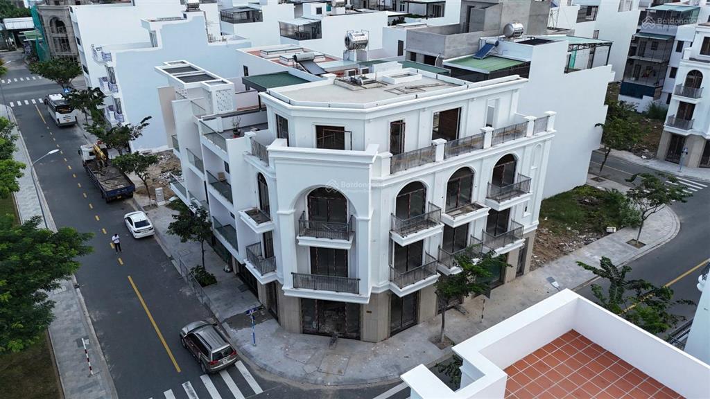 Nhà vcn phước long 2  giá 9,8 tỷ giảm còn 8,1 tỷ. chương trình ưu đãi lớn từ cđt vcn