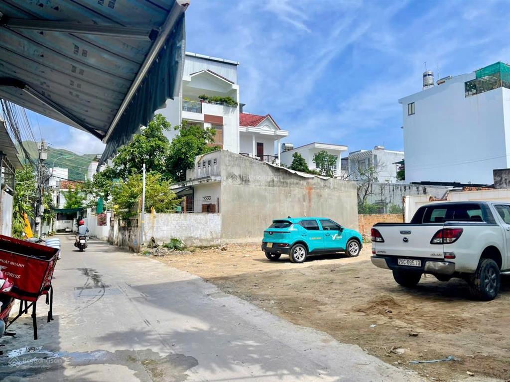 Bán lô đất hẻm ô tô nguyễn biểu  p. vĩnh hải  tp. nha trang. dt 102,8m2 giá 65trđ/m2
