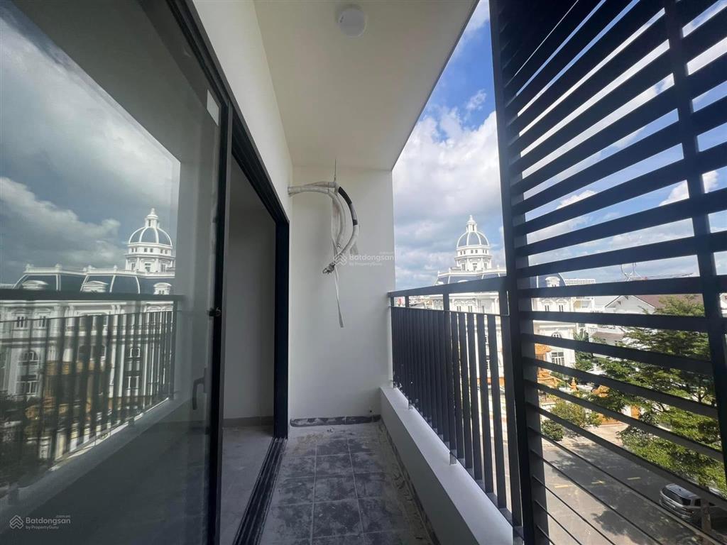 Bán căn góc 2pn giá rẻ toà ccu phước long