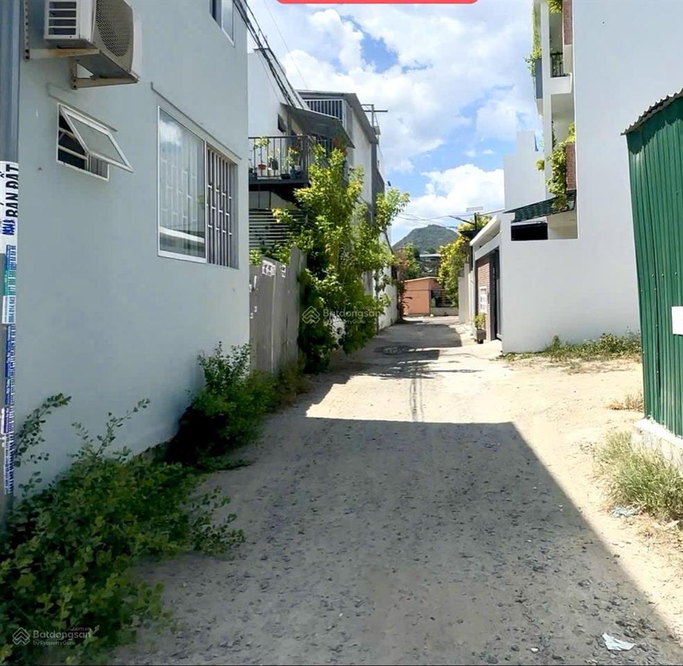 Bán lô đất 72m2 full thổ cư, 2 mặt tiền đẹp, giá rẻ