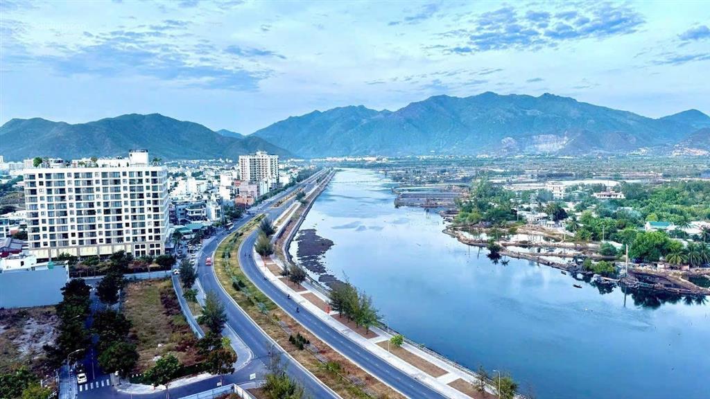 Cho thuê căn hộ chung cư 3pn view sông vào ở ngay
