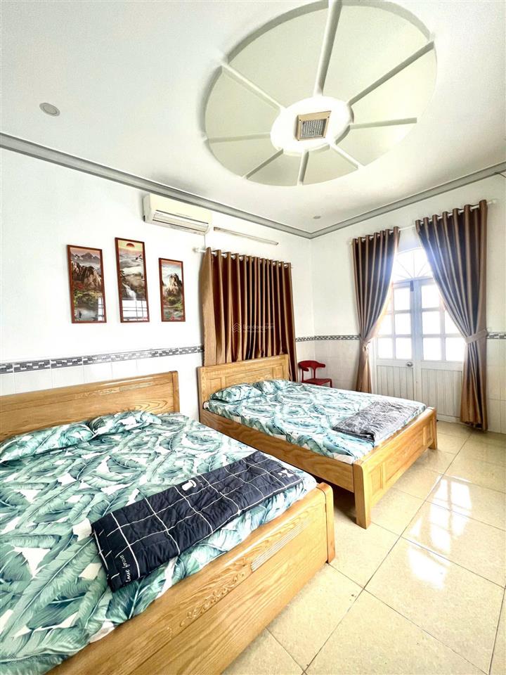 Cho thuê nguyên căn homestay có 5 phòng ngủ sát biển