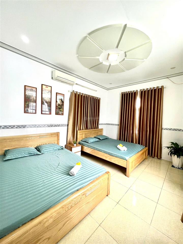 Cho thuê nguyên căn homestay có 5 phòng ngủ sát biển