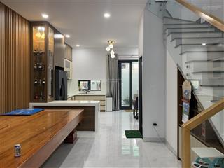 Cho thuê nhà mỹ gia gói 8, ngay cổng bảo vệ, đầy đủ nội thất, nhà mới