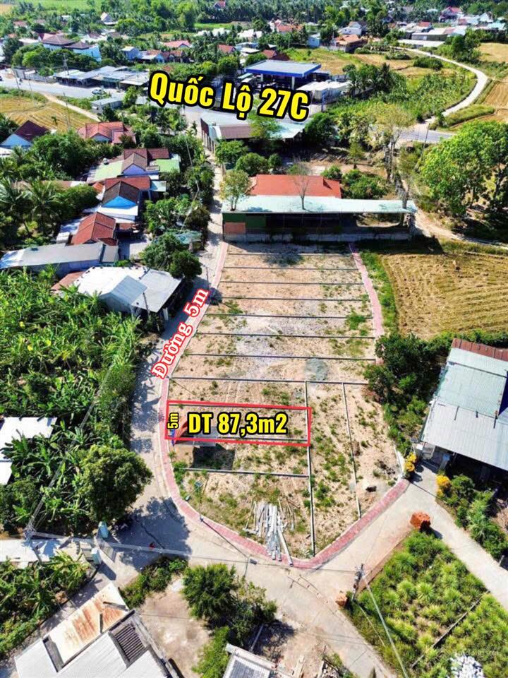 Bán lô đất diên lạc. cách đường ql27c vào chỉ 50m. giá chỉ 990 triệu