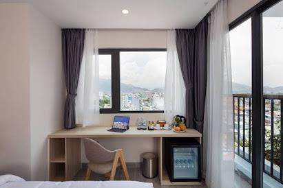 Bán khách sạn mới đang cho thuê lâu dài tại hẻm rộng 8 mét đường dã tượng, view biển, 42 phòng