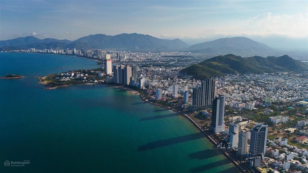 Chính chủ cần bán căn biệt thự ocean front anh nguyễn, đầy đủ nội thất, 420m2, 3 tầng, 4 phòng ngủ