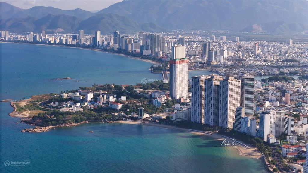 Chính chủ cần bán căn biệt thự ocean front anh nguyễn, đầy đủ nội thất, 420m2, 3 tầng, 4 phòng ngủ