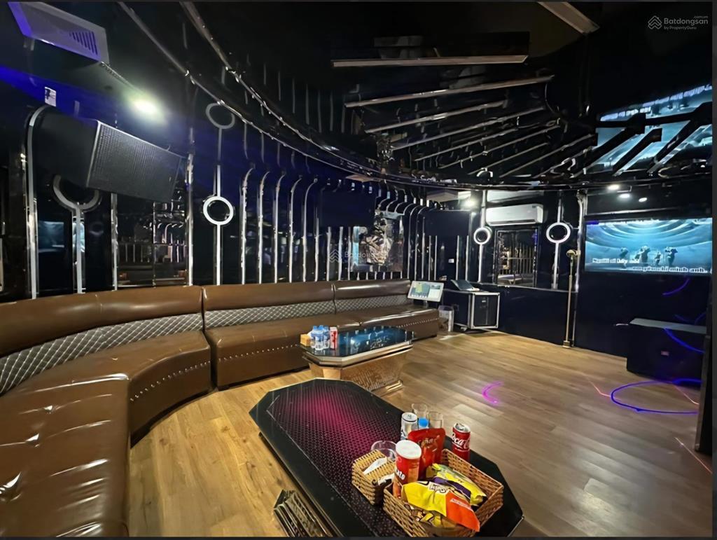 Cần bán căn nhà 4 tầng tại khu biệt thự biển an viên, 180m2, 6 phòng ngủ, full nội thất, có sổ đỏ