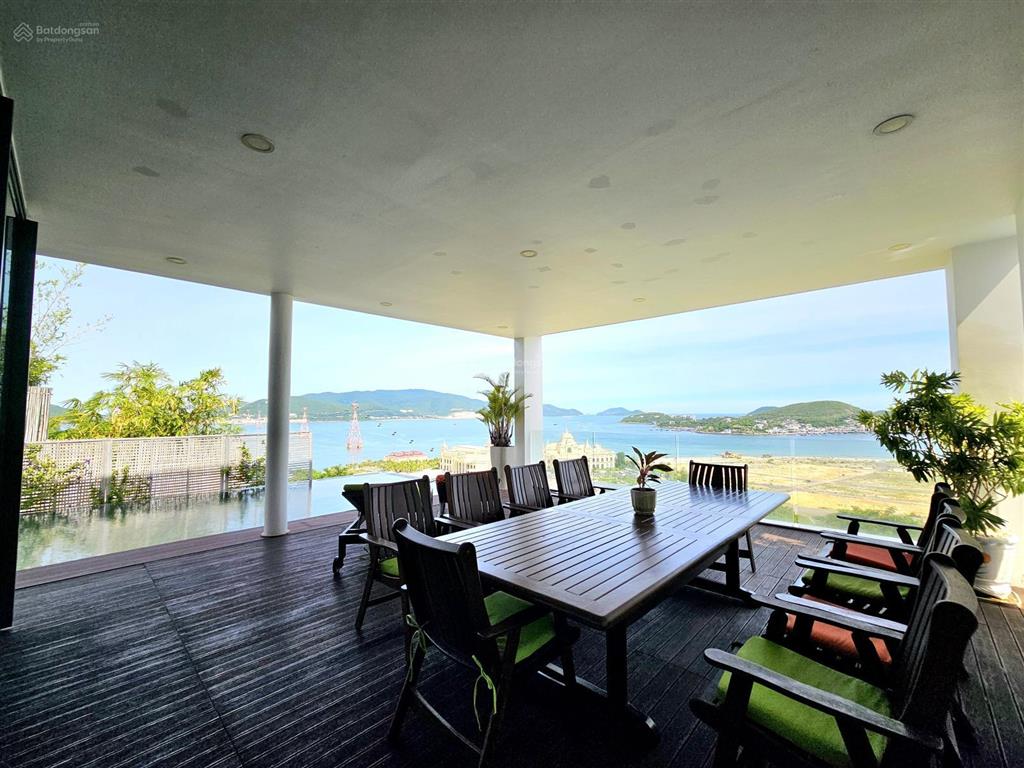 Cần bán căn biệt thự view biển, 3 tầng, 420m2 tại khu ocean front anh nguyễn, sổ đỏ lâu dài