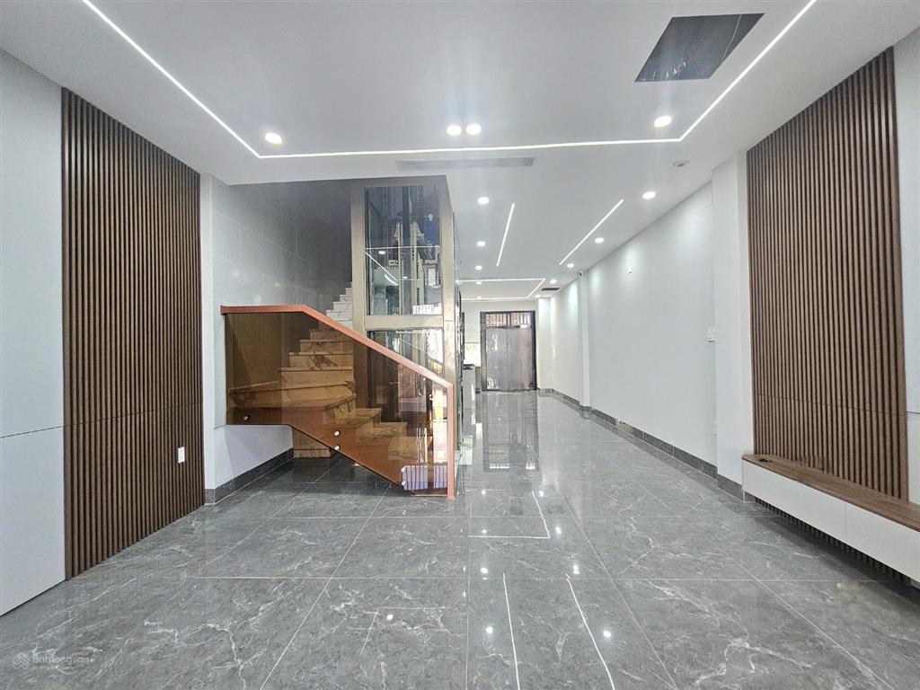 Cho thuê nhà 3 tầng mới xây tại khu mỹ gia 7, đầy đủ nội thất và thiết bị điện, có thang máy xịn