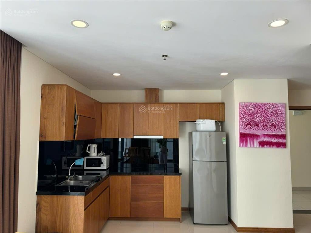 Cần bán căn hộ maple trung tâm nha trang, đầy đủ nội thất, sổ đỏ lâu dài, 61m2, đi bộ tắm biển được