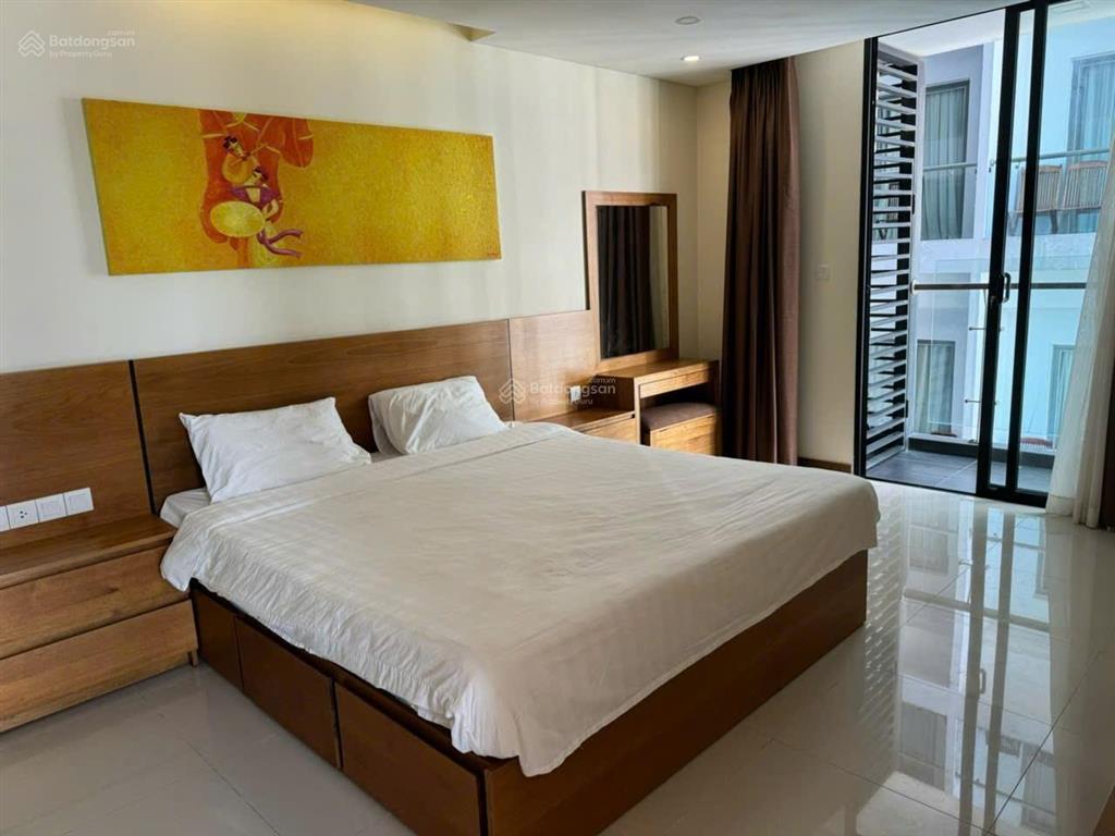 Cần bán căn hộ maple trung tâm nha trang, đầy đủ nội thất, sổ đỏ lâu dài, 61m2, đi bộ tắm biển được