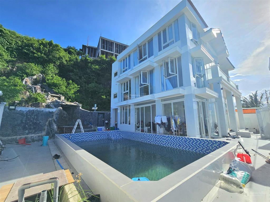 Chính chủ  bán biệt thự trực diện biển tại đảo trí nguyên nha trang, 1206m2, có sổ, 3 tầng 3pn