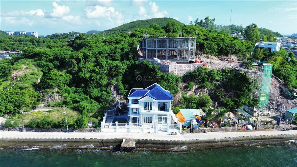 Chính chủ  bán biệt thự trực diện biển tại đảo trí nguyên nha trang, 1206m2, có sổ, 3 tầng 3pn
