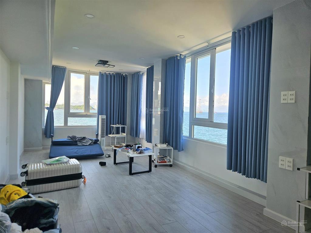 Chính chủ  bán biệt thự trực diện biển tại đảo trí nguyên nha trang, 1206m2, có sổ, 3 tầng 3pn