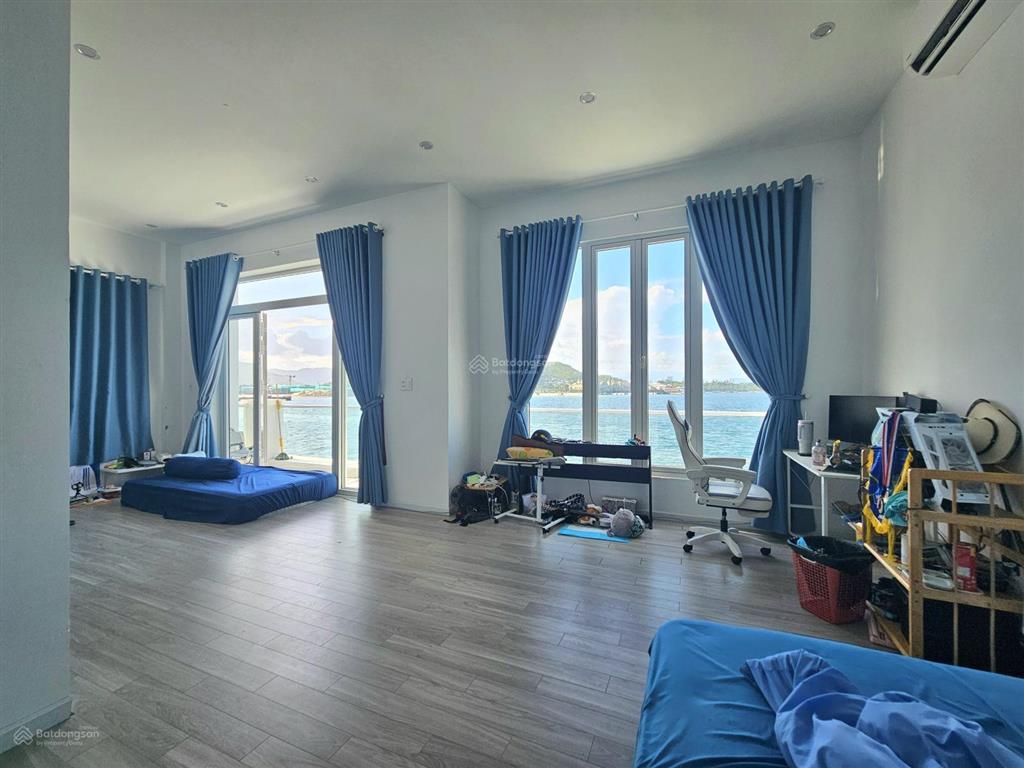 Chính chủ  bán biệt thự trực diện biển tại đảo trí nguyên nha trang, 1206m2, có sổ, 3 tầng 3pn