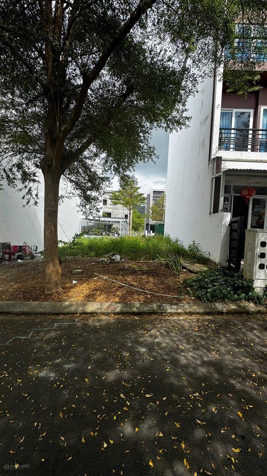 Chính chủ bán lô e18 giá 2 tỷ 80 triệu hướng đông nam