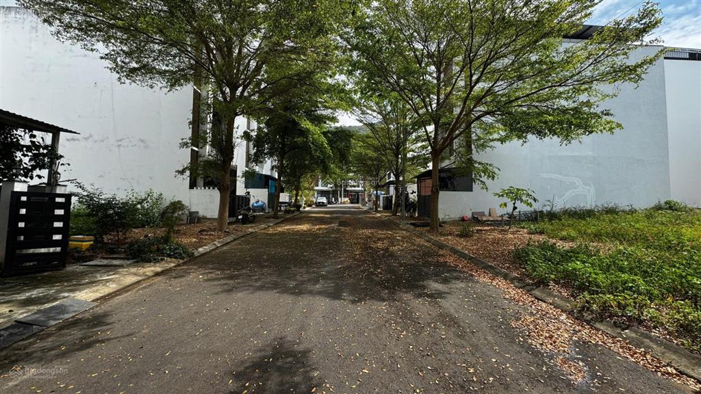 Chính chủ bán lô e18 giá 2 tỷ 80 triệu hướng đông nam