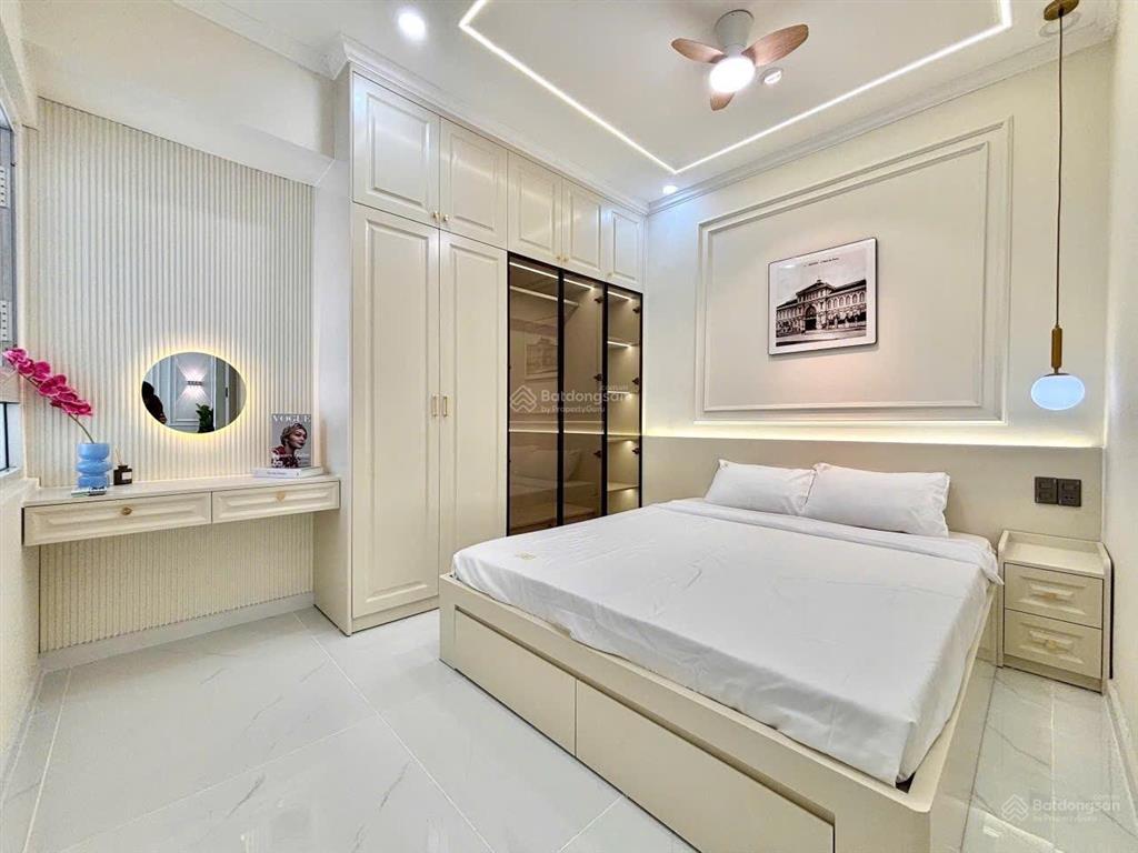 Căn hộ 75m2 siêu đẹp ngay mặt biển hon chồng mường thanh viễn triều nha trang ,  vân 0989 880 ***