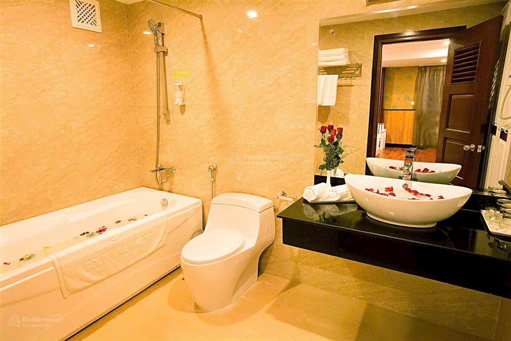 Bán khách sạn 3 sao đường trần quang khải khu phố tây nha trang