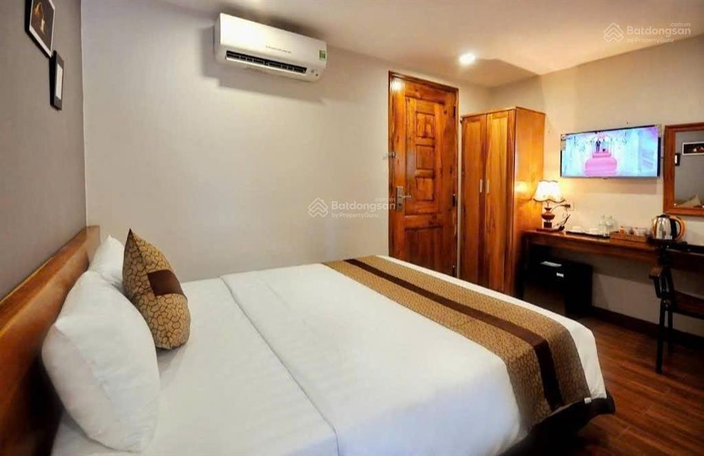 Bán khách sạn tiêu chuẩn 5 sao đường trần phú nha trang