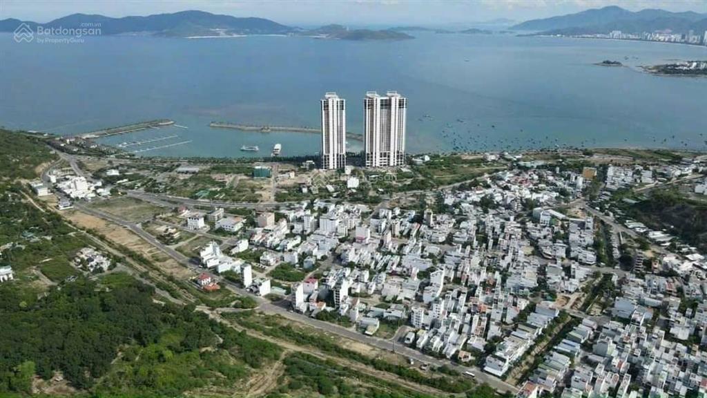 Bán đất đường biển phạm văn đồng nha trang