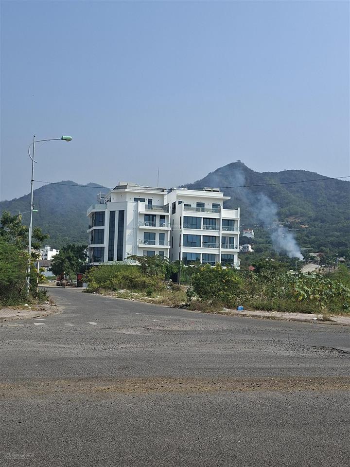 Bán đất đường biển phạm văn đồng nha trang