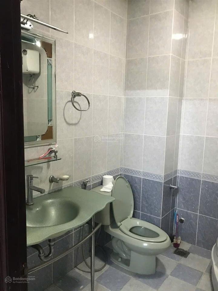 Bán nhà 2 tầng hẻm ô tô đặng tất nha trang gần biển