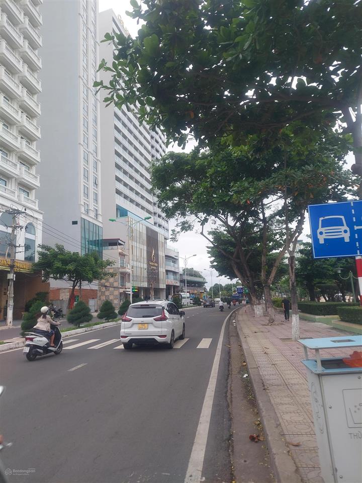 Bán lô đất mặt tiền đường biển trần phú nha trang