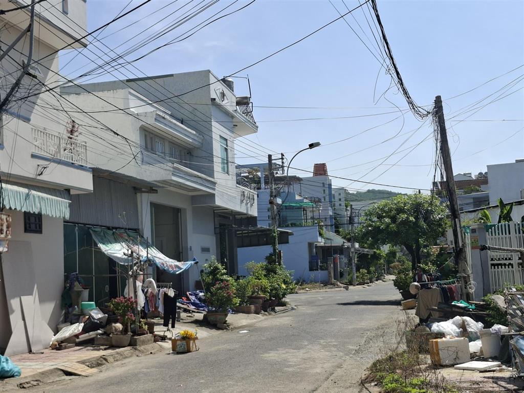 Bán lô đất đường nhựa 13m lê văn miến hòn xện nha trang