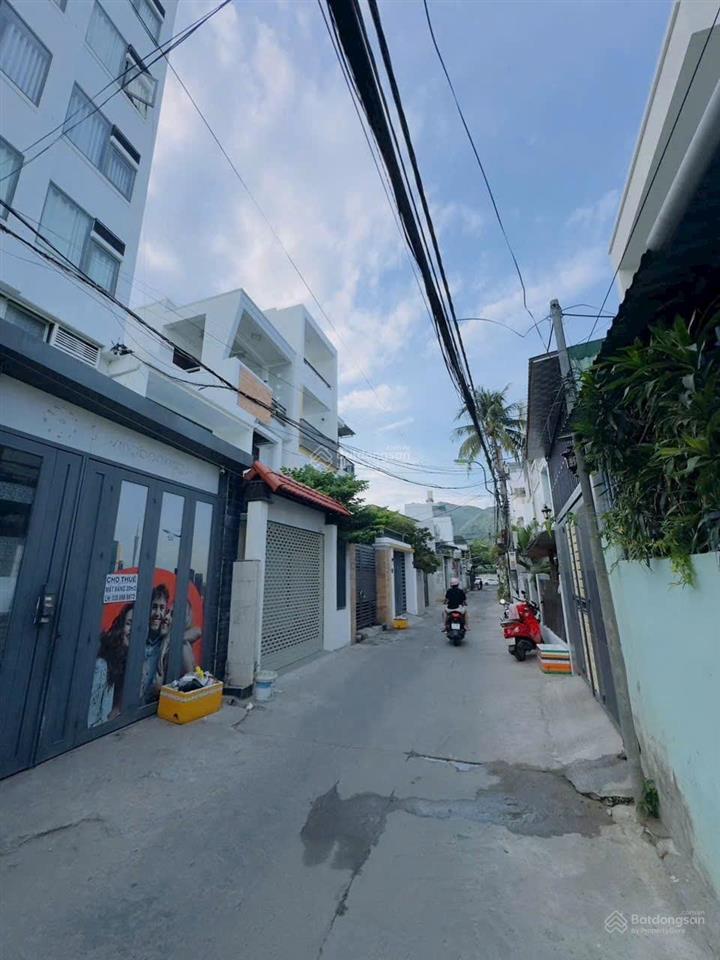 Bán tòa nhà căn hộ đường trần mai ninh nha trang