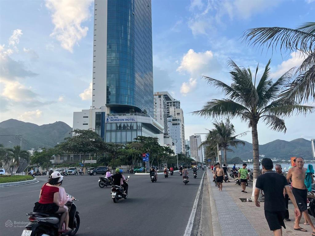 Bán 80tr/m2 đất phạm văn đồng, vĩnh hoà, bắc nha trang. dt 288m2 (ngang 8,7m), sát biển.